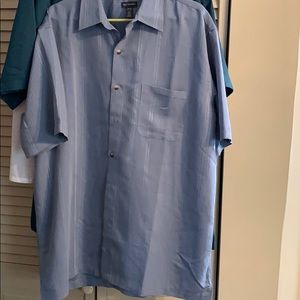 Men’s Gently used Casual collard shirt.